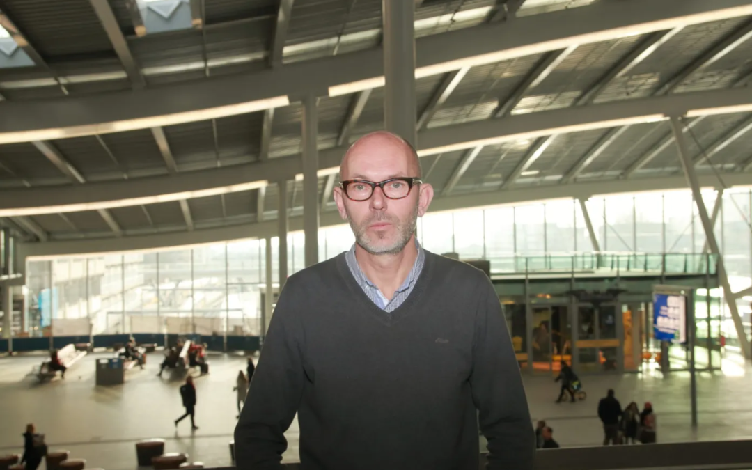 Nederlands topcolumnist Stevo Akkerman: ‘Over waarden en zin spreken lijkt taboe’